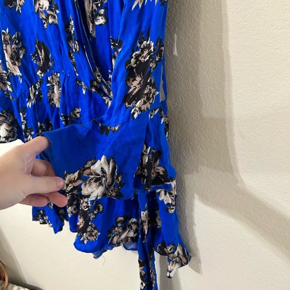 NWT Altar'd State Floral Blue Long Sleeve Romper Jumpsuit Size Large Snap Button - Picture 12 of 12